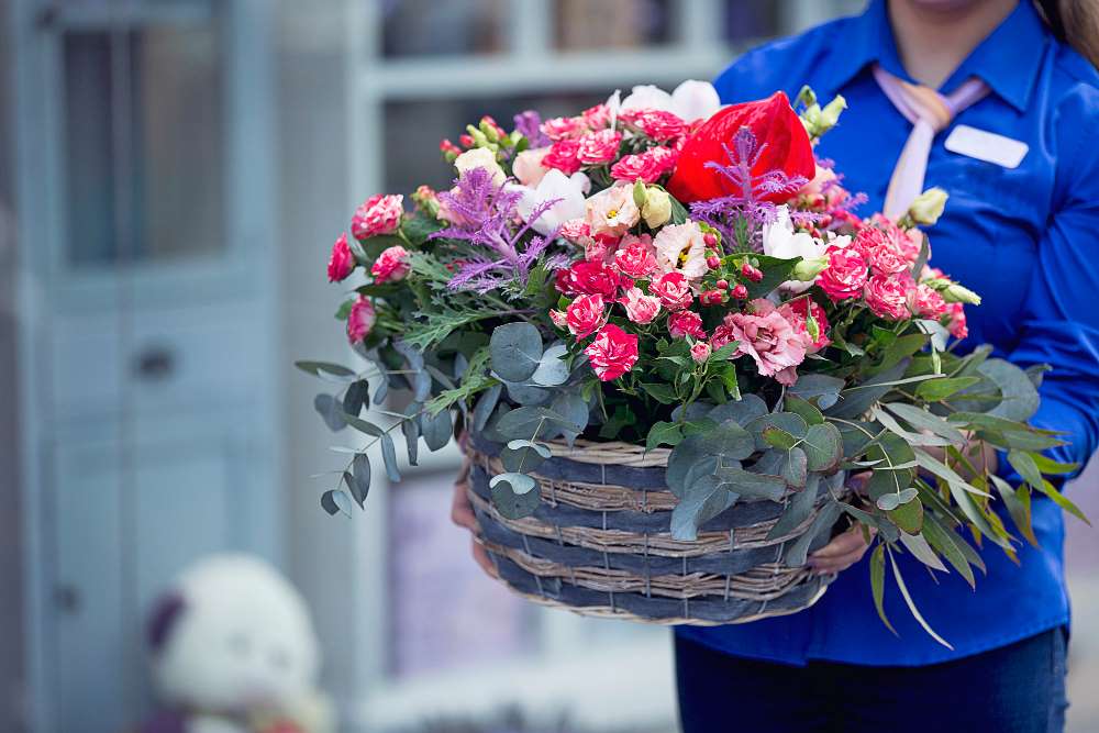 Title: Why You Should Use a Flower Delivery Service When You Want To Give a Bouquet